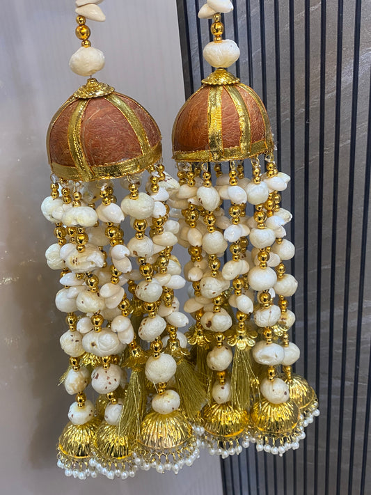 A traditional Kaleera with coconut