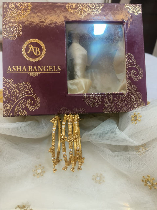 A KASHMIRI BANGLES IN AD
