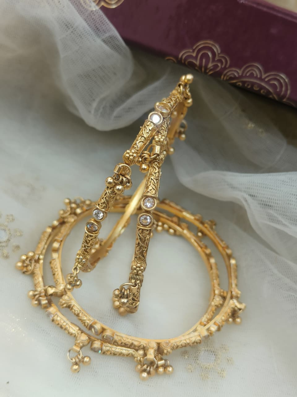 A KASHMIRI BANGLES IN AD