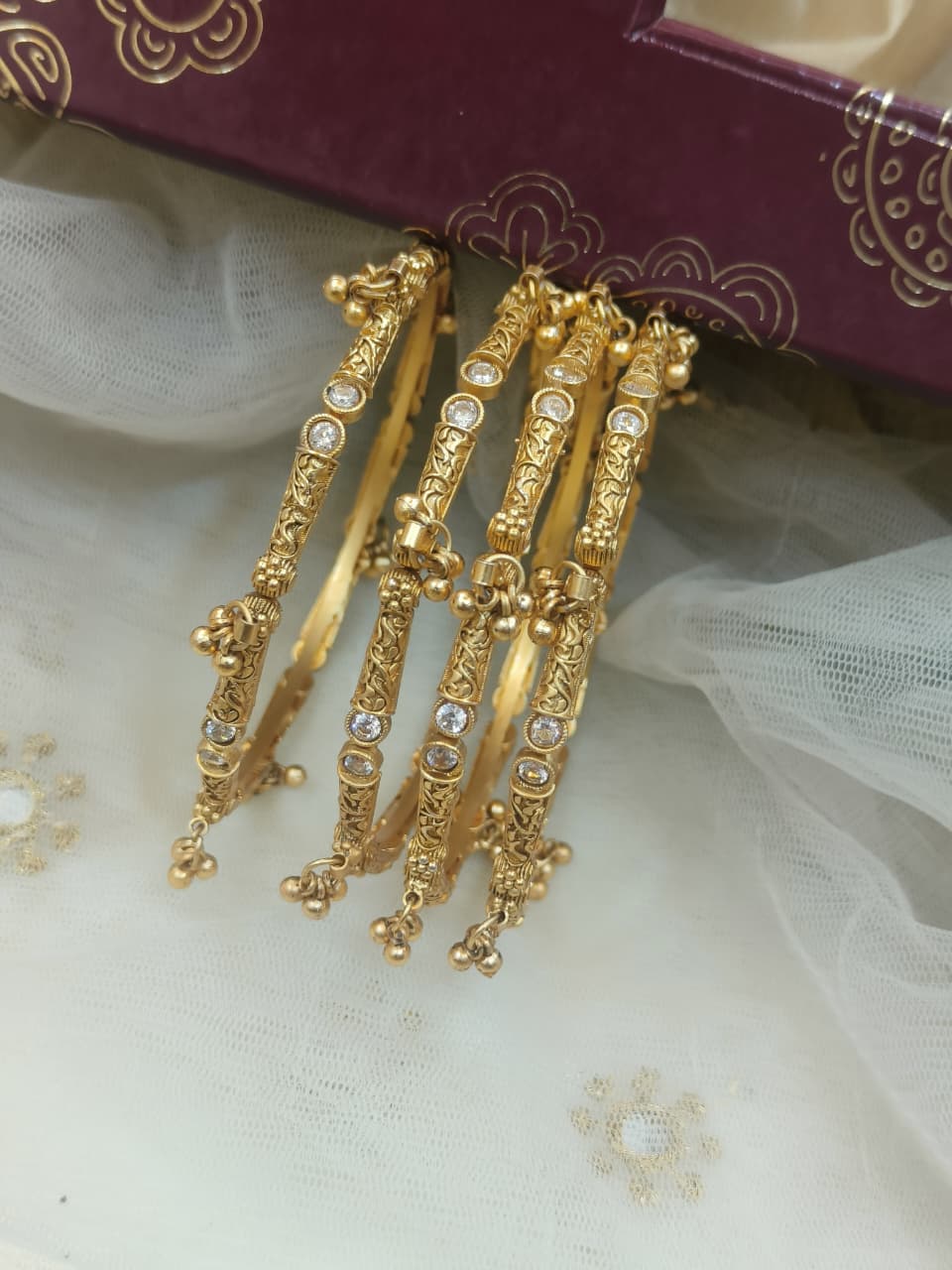 A KASHMIRI BANGLES IN AD