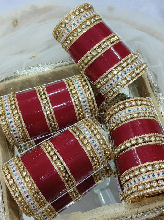 A COMBINATION OF KUNDAN AND AMERICAN DIAMOND