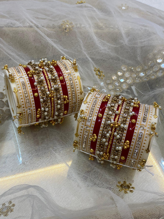 A TRADITIONAL LOOK SHORT CHURA IN POLKI BANGLES