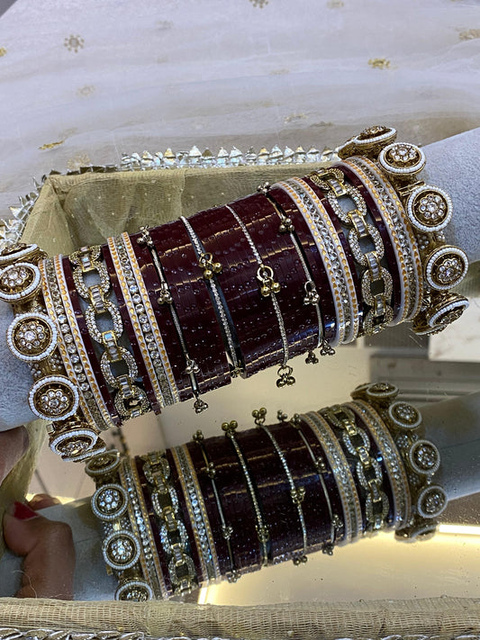 A BEAUTIFUL ANTIQUE CHURA WITH PACHELI